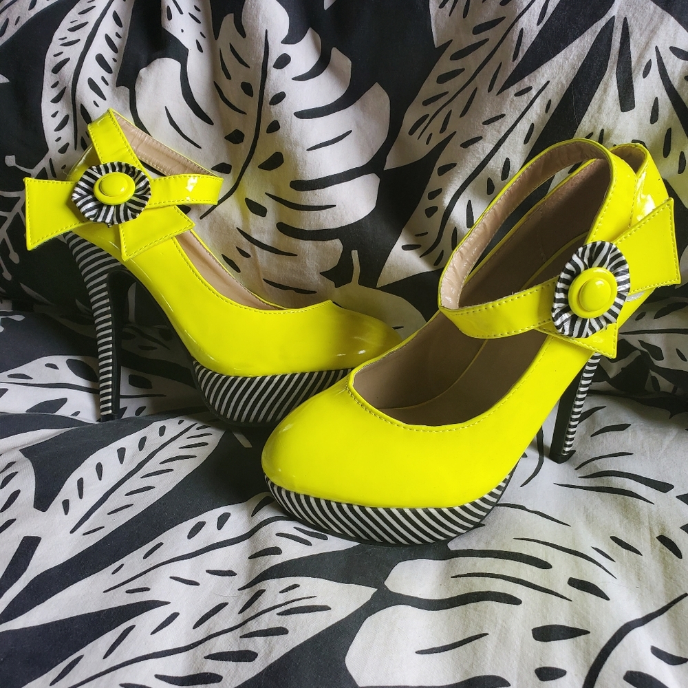 Whimsical heels - Picture 3 of 3